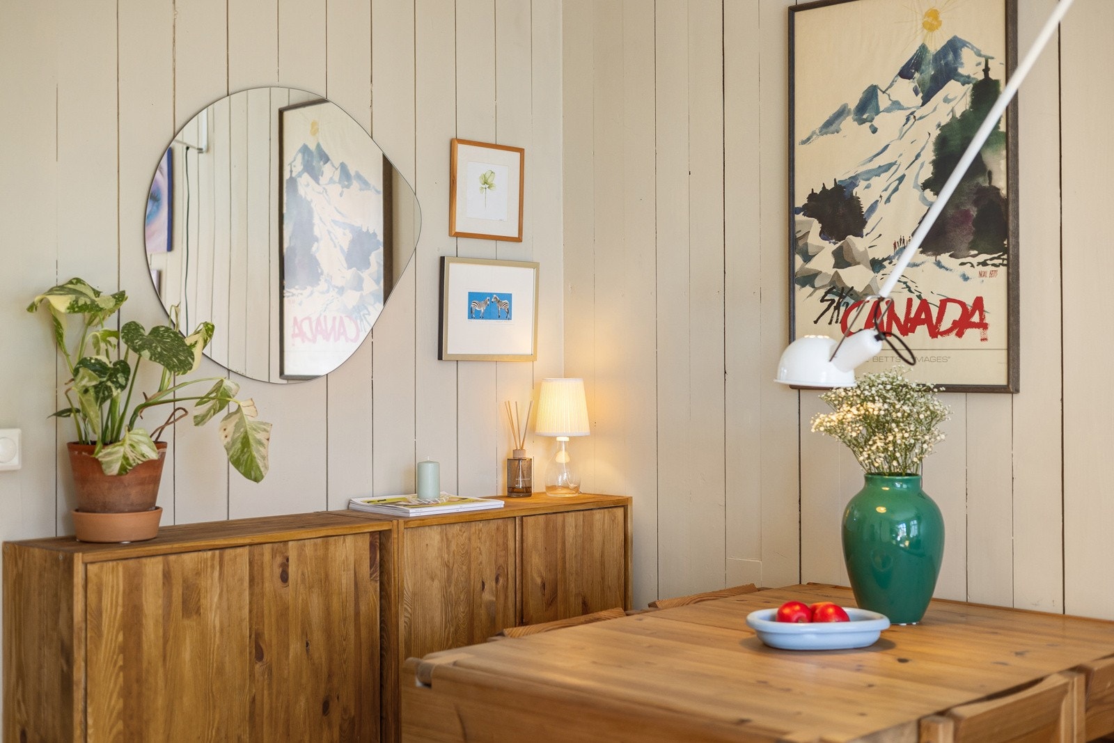 Leiligheten har tidsriktige malte flater i alle rom og pent originalt tregulv i stue og soverom. Galleribilde