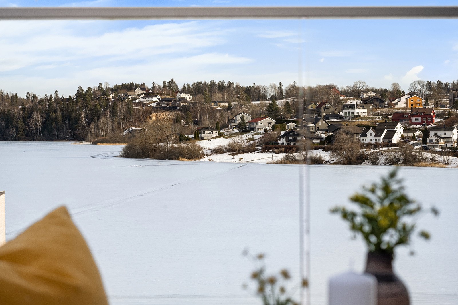 Utsikten kan nytes fra balkongen også. Galleribilde