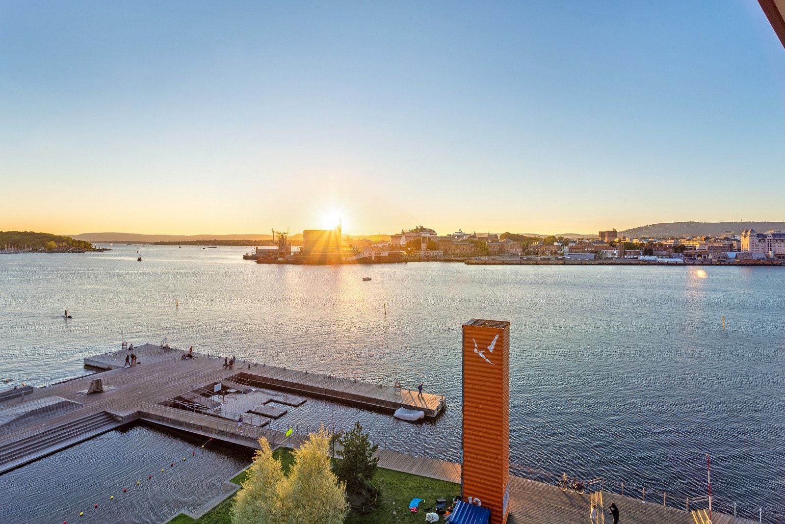 Populære Sørenga sjøbad ligger en kort sykkel- eller spasertur unna leiligheten. Galleribilde