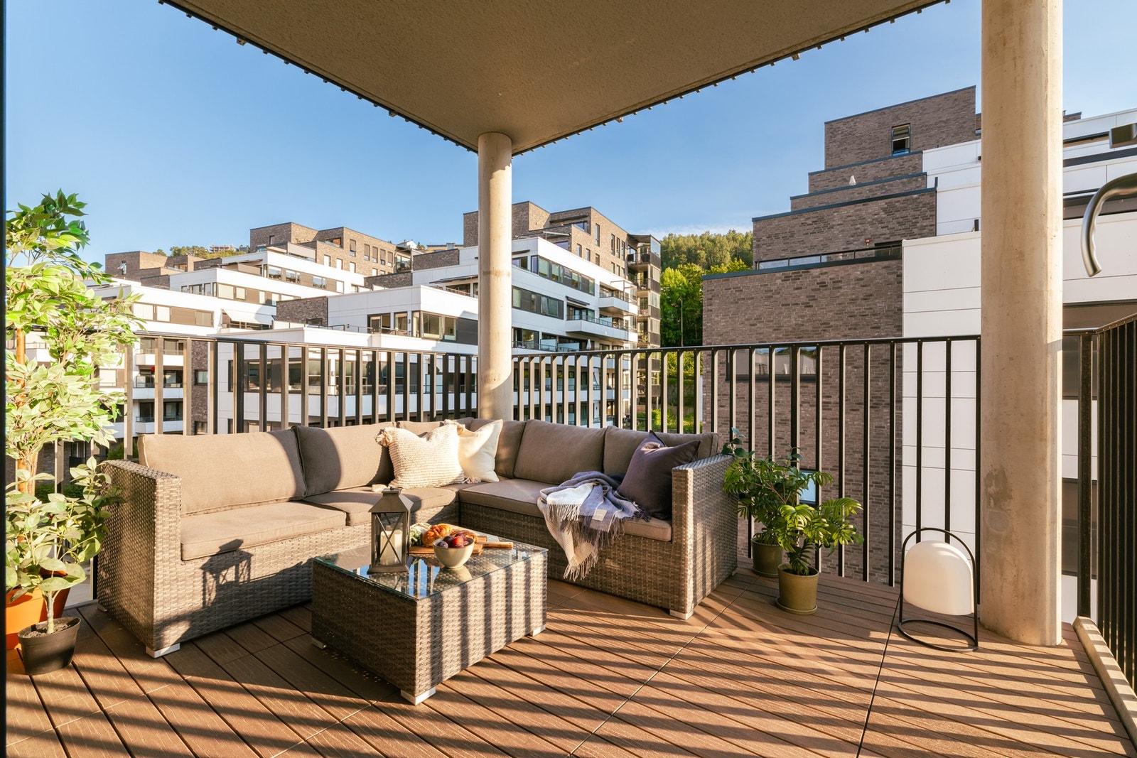 Silje Midtseim-Dammen ved EIE Løren ønsker velkommen til Freserveien 17! Galleribilde