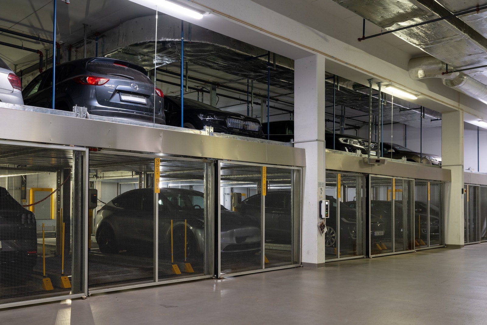 Det medfølger en parkeringsplass i felles garasjeanlegg. Galleribilde