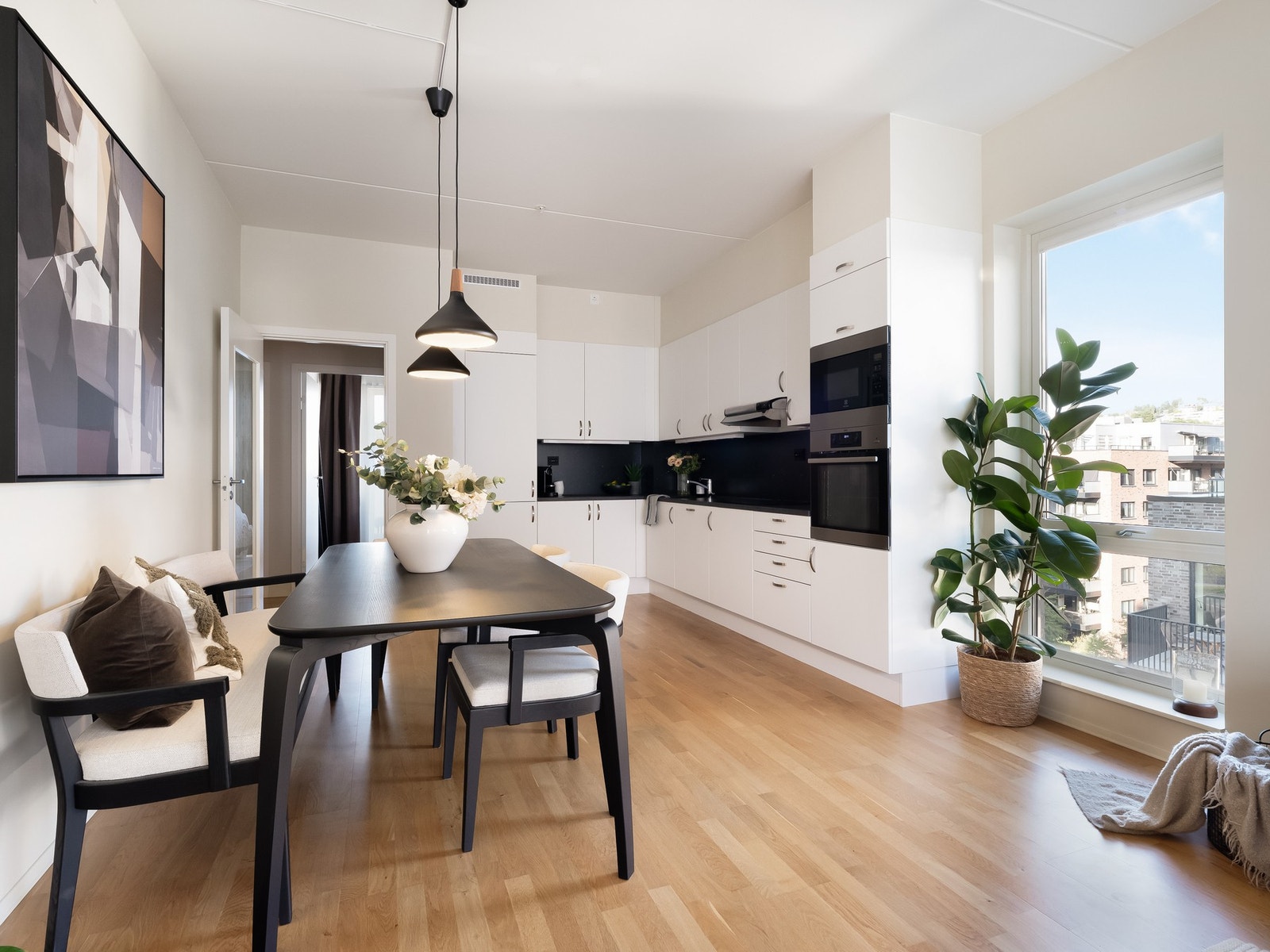 Visste du at varmtvann og fyring (a-konto) samt tv og bredbånd er inkludert i felleskostnadene? Dette bidrar til en mer oversiktlig privatøkonomi. Galleribilde