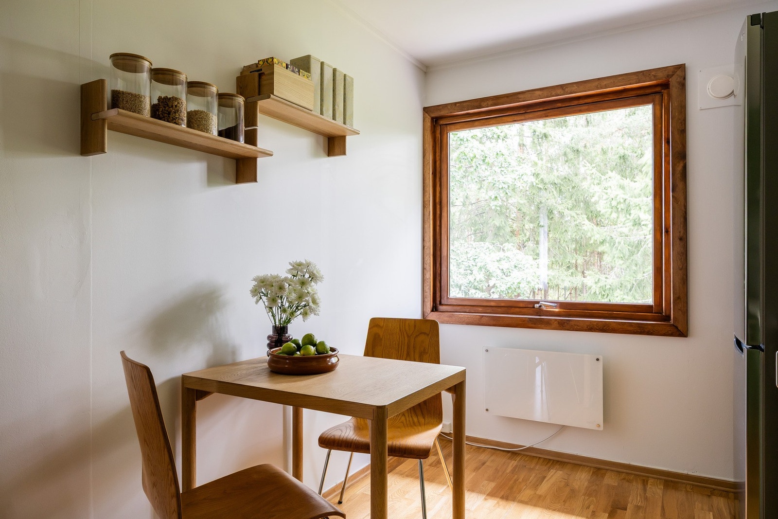 Praktisk og hyggelig spisehjørne. Galleribilde