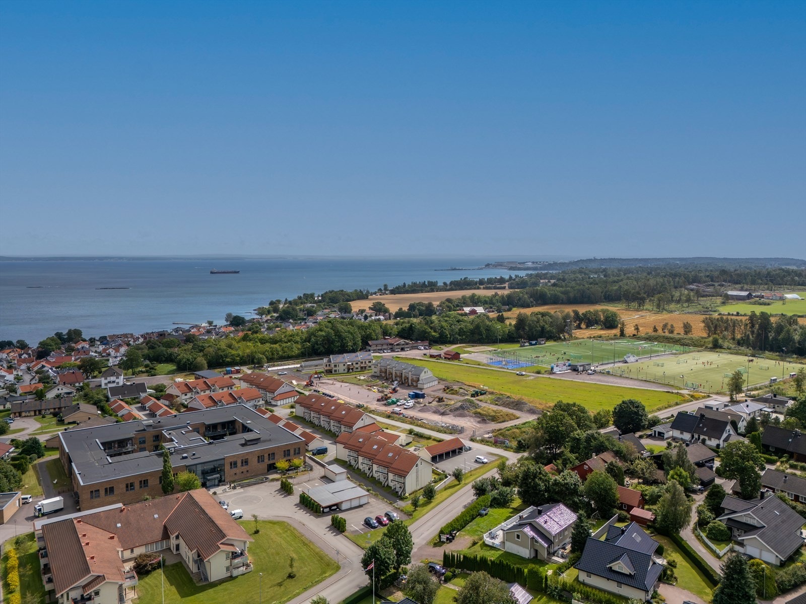 Åsgårdstrand byr på nydelige strender, badeplasser og kyststi som gir god rekreasjon sommer som vinter. Galleribilde