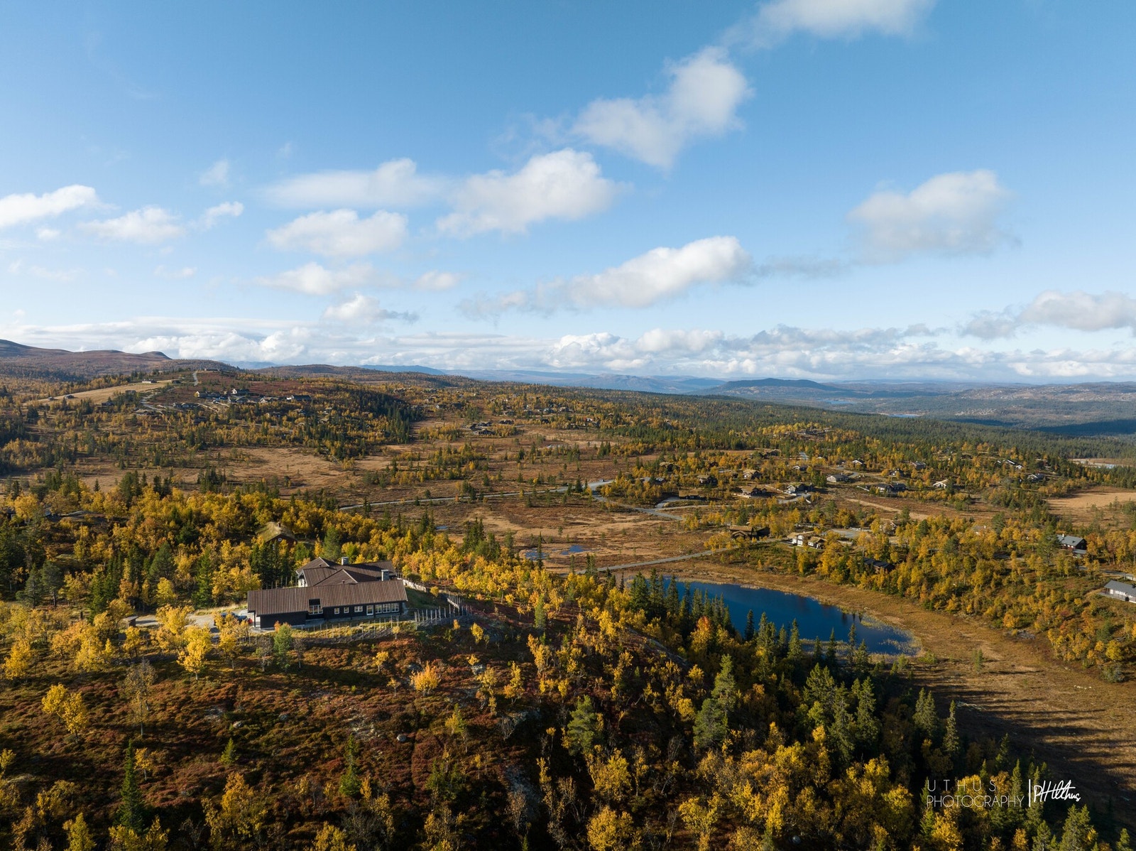 Eiendommens tomt er på 9508 kvm og ligger med 360 graders utsikt 1020 moh.! Galleribilde