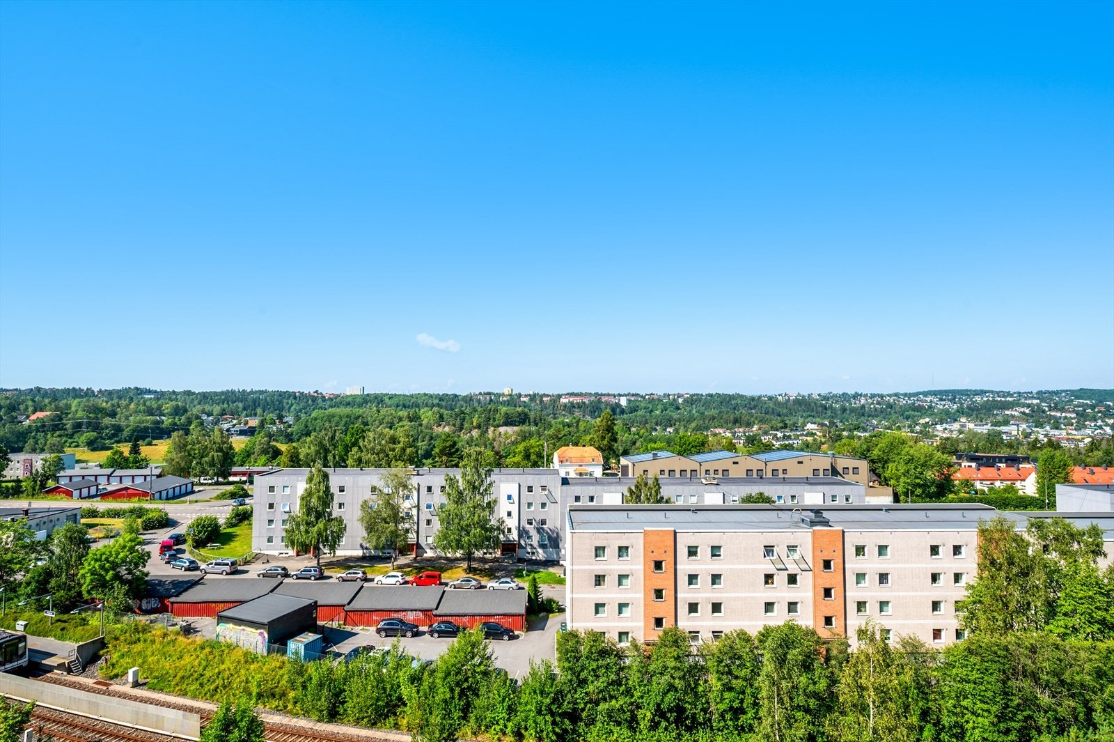 Området byr på et trygt og inkluderende naboskap, med barnehager og skoler i gangavstand. Galleribilde