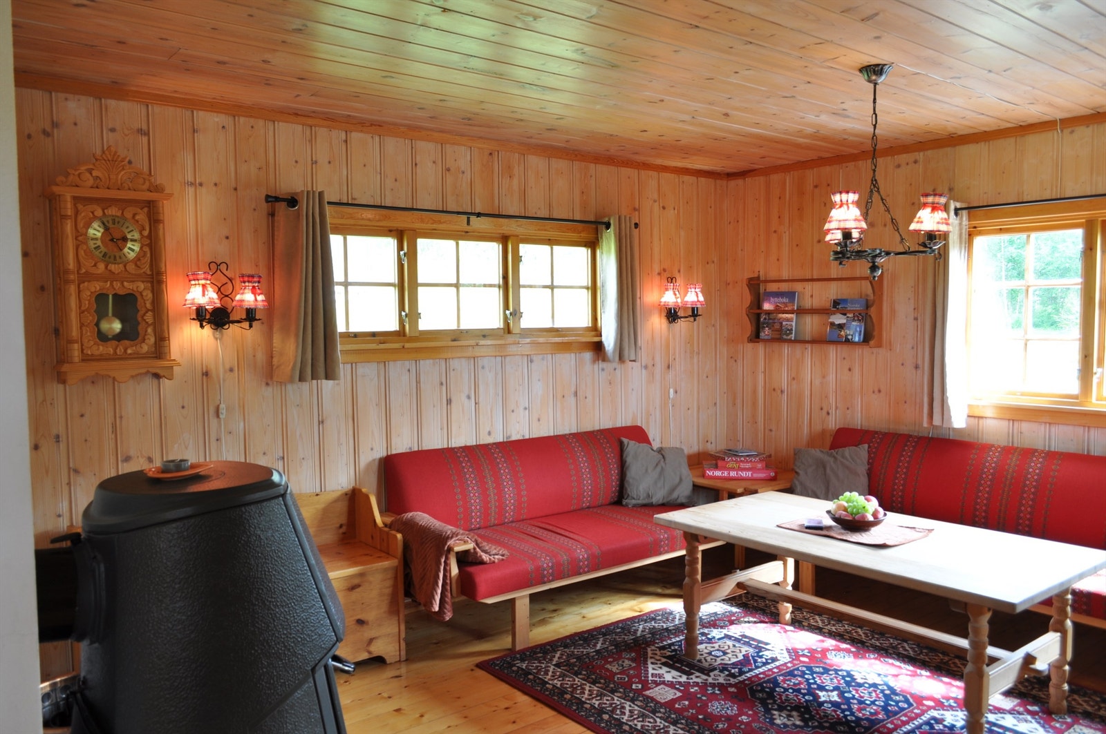 Vedovnen er stuens hjerte og sprer en behagelig varme på kjølige dager. Galleribilde