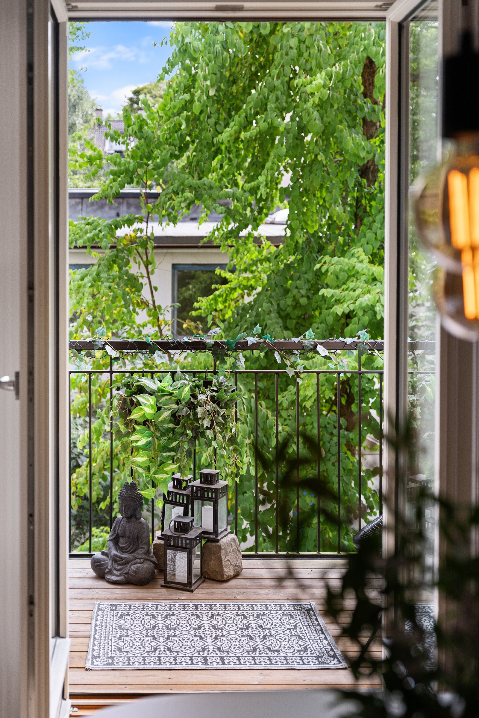 Fra kjøkkenet er det utgang til en herlig balkong på 5m². Galleribilde