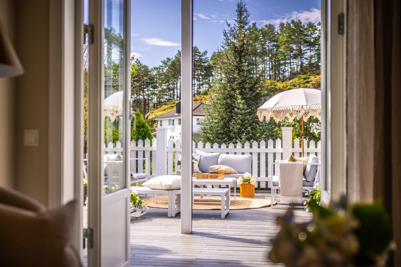 - Det er tilkomst til terrassen i fra stuen - Galleribilde