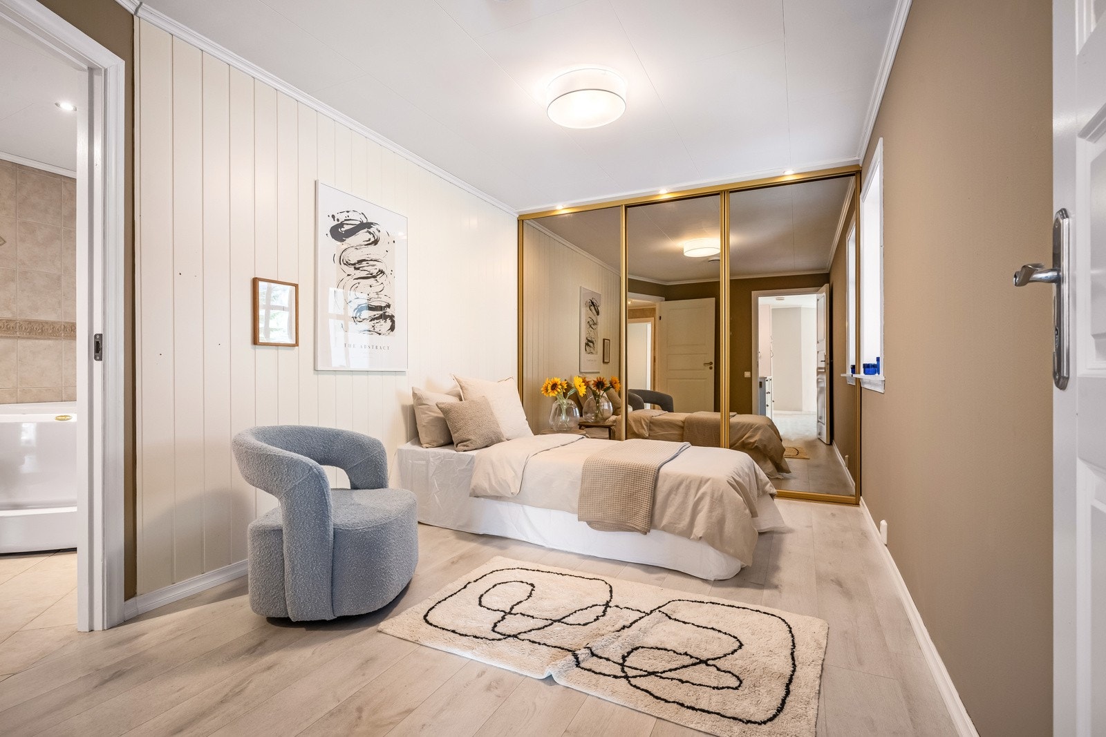 - Her er tre gode soverom på hovedplanet - Galleribilde