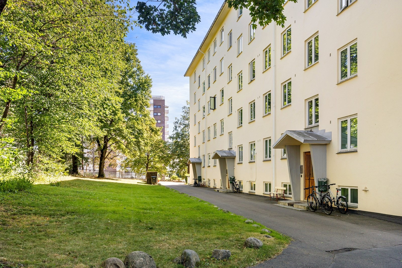 Leiligheten har en attraktiv beliggenhet på Storo/Nydalen med enkel adkomst til det meste av bymessige fasiliteter. Galleribilde