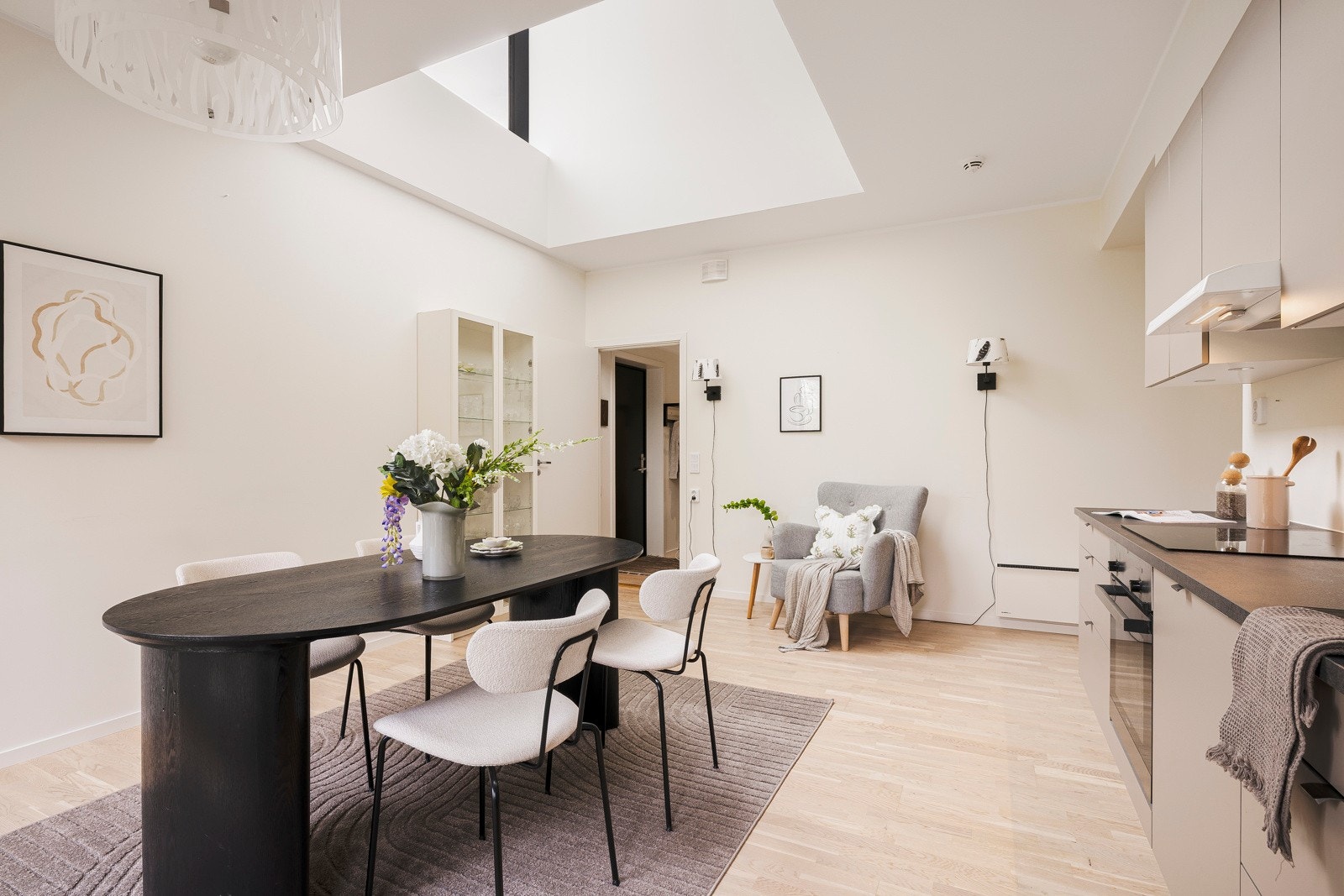 Her er det plass til stort spisebord. Galleribilde