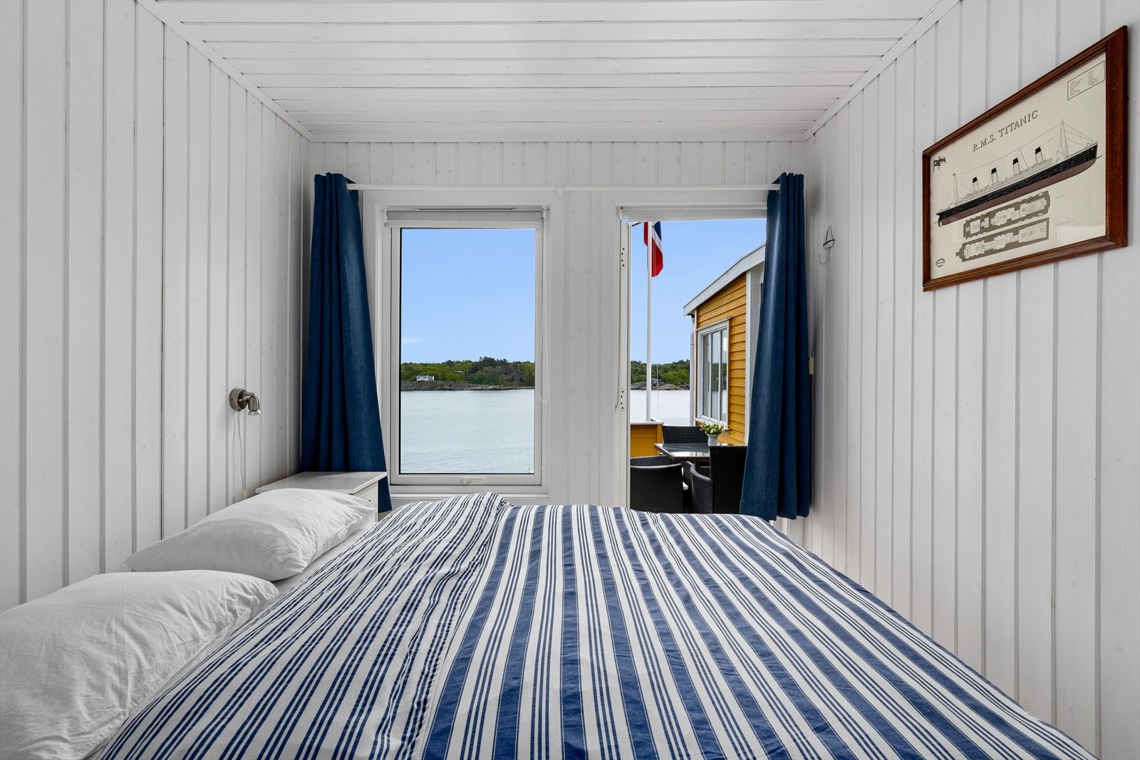 Hytta har to eksterne soverom med adkomst fra terrasse, to innvendige soverom og et anneks på 13 kvm. Galleribilde