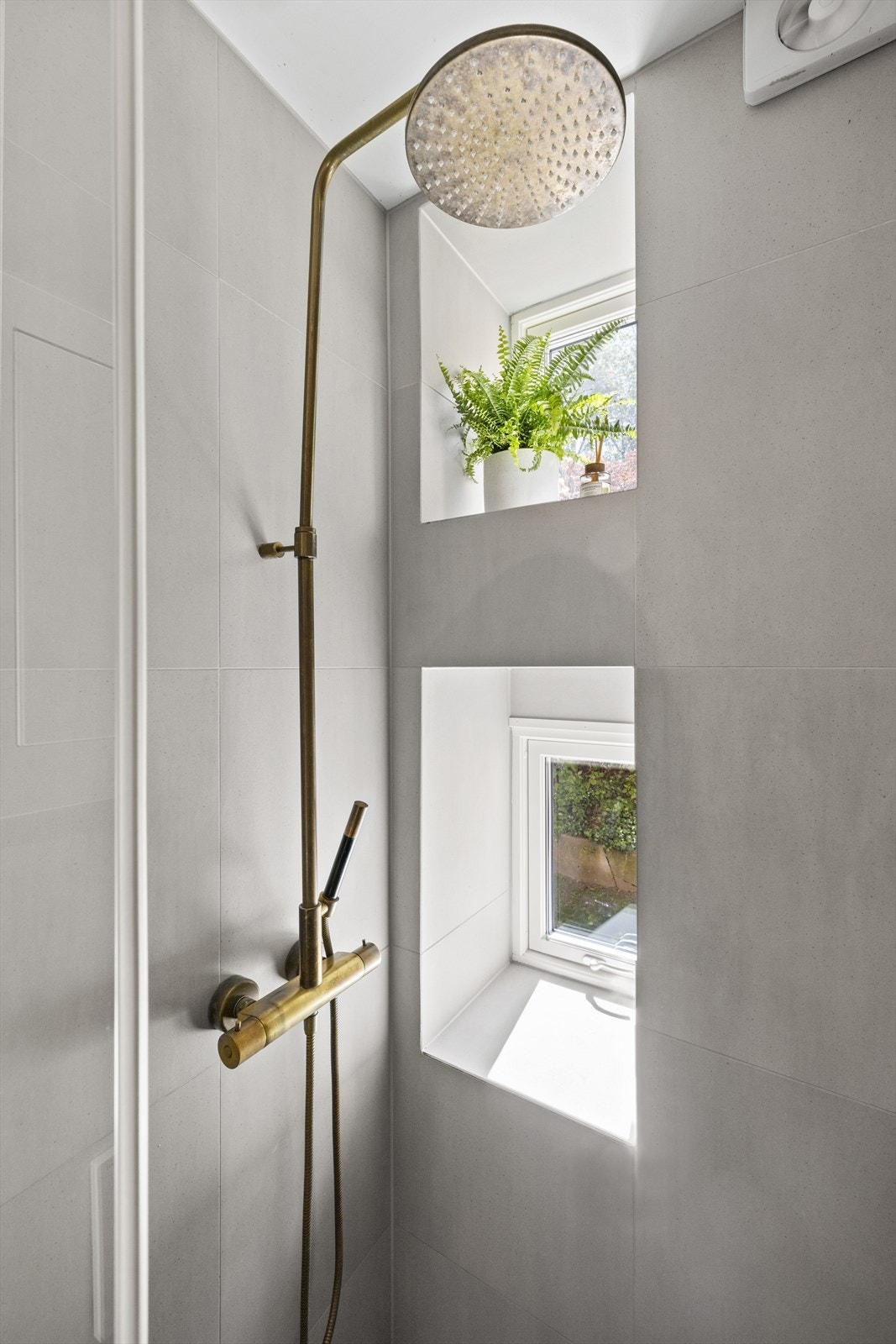 Veldrevet borettslag med et aktivt styre og svært god vedlikeholdshistorikk Galleribilde