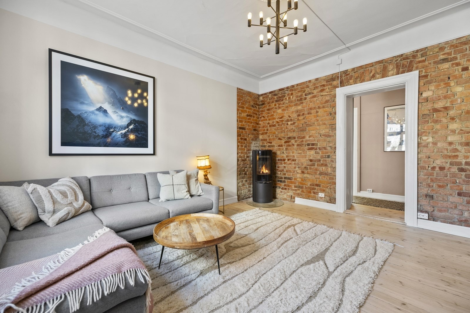 Blant annet utskifting av soil- og vannrør i 2018, oppussing av oppganger og fasader mot gate i 2018, brannsikring og varslingsanlegg i 2022, samt utskifting av alle vinduer i 2023 Galleribilde