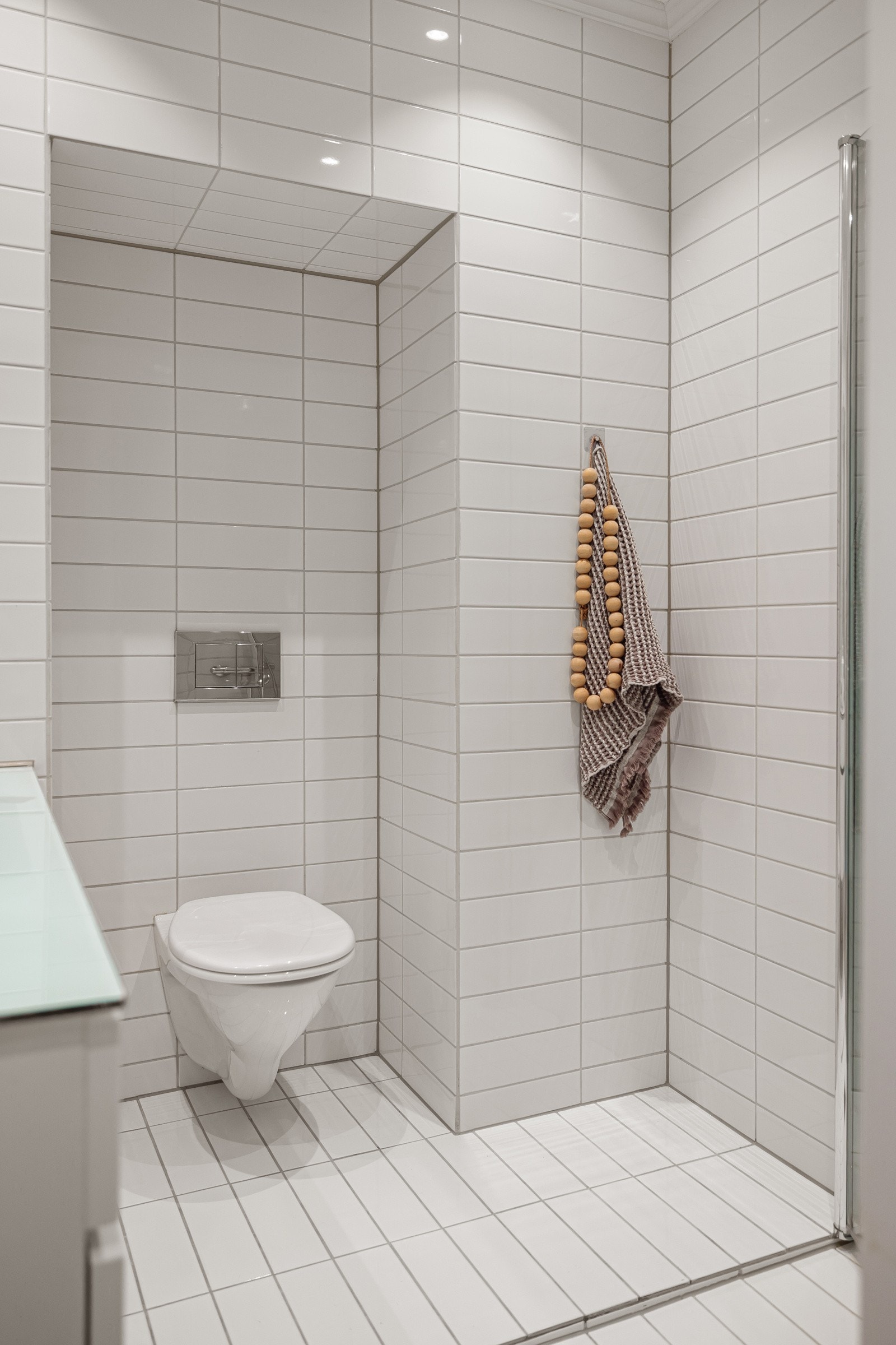 Plass og opplegg for vaskemaskin i entréen. Galleribilde