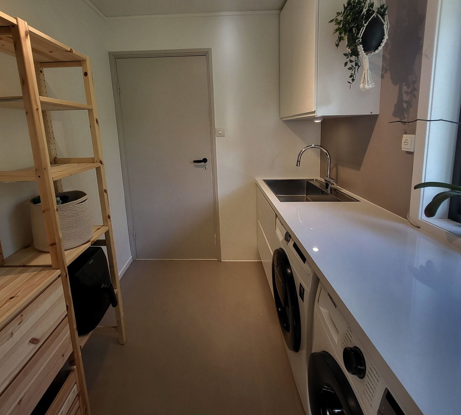 Vaskerom Galleribilde