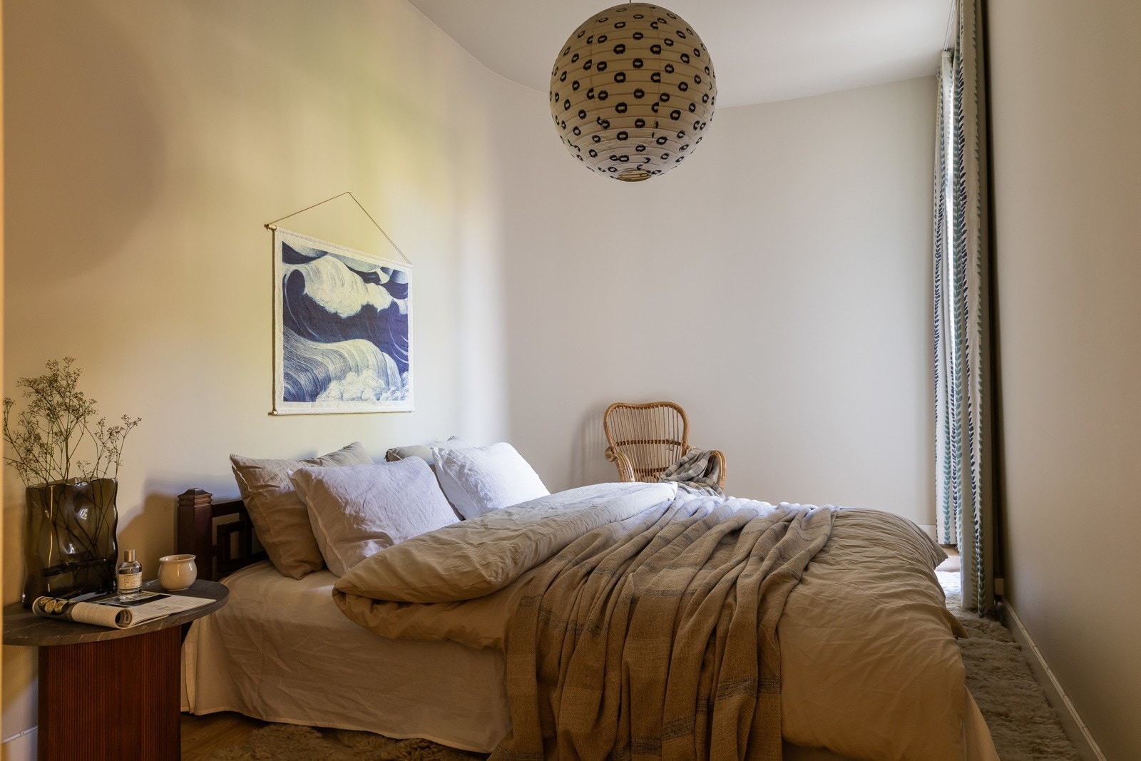 Hovedsoverommet ligger adskilt og privat fra de andre rommene og er et behagelig og romslig rom. Galleribilde