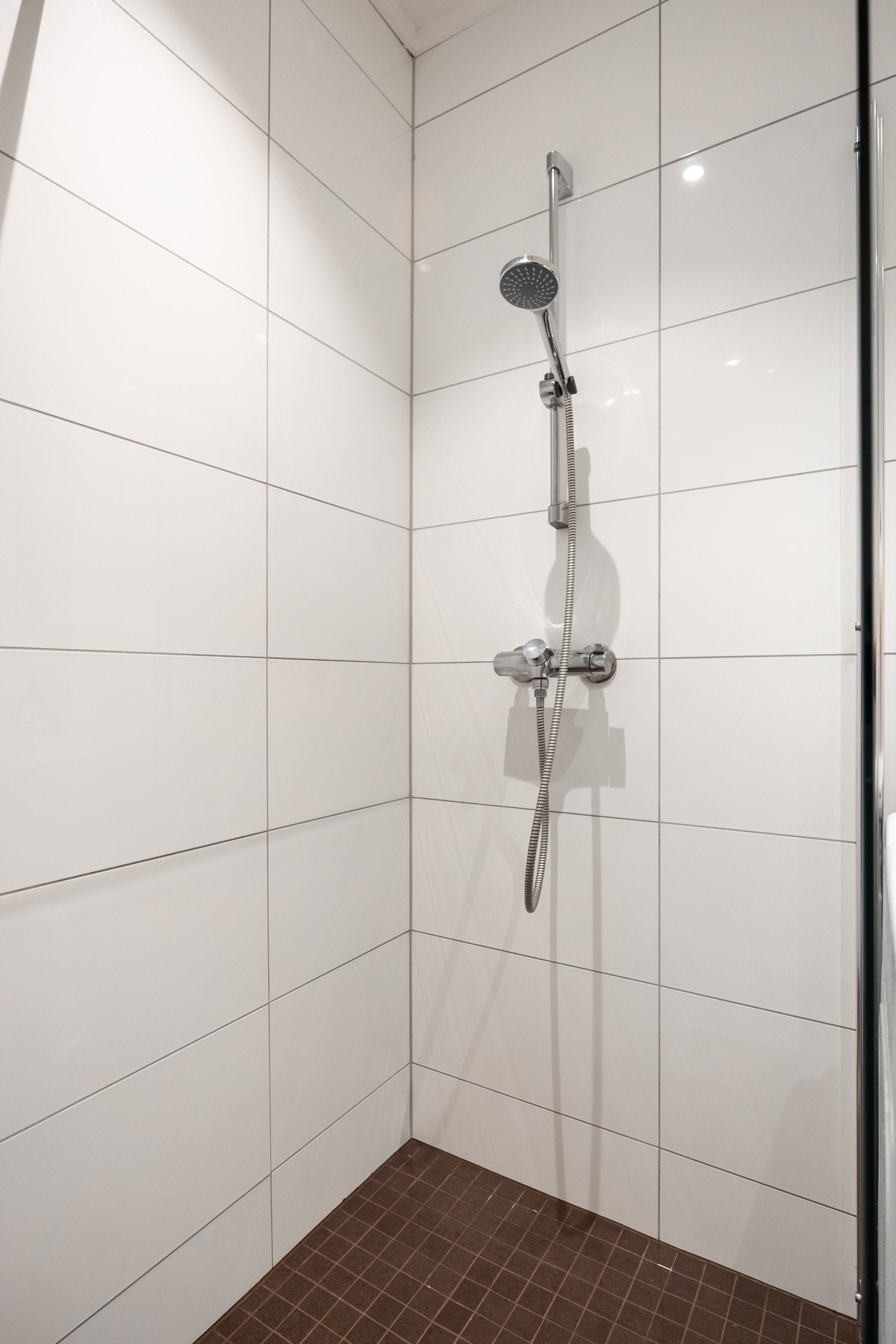 Romslig dusjhjørne. Galleribilde