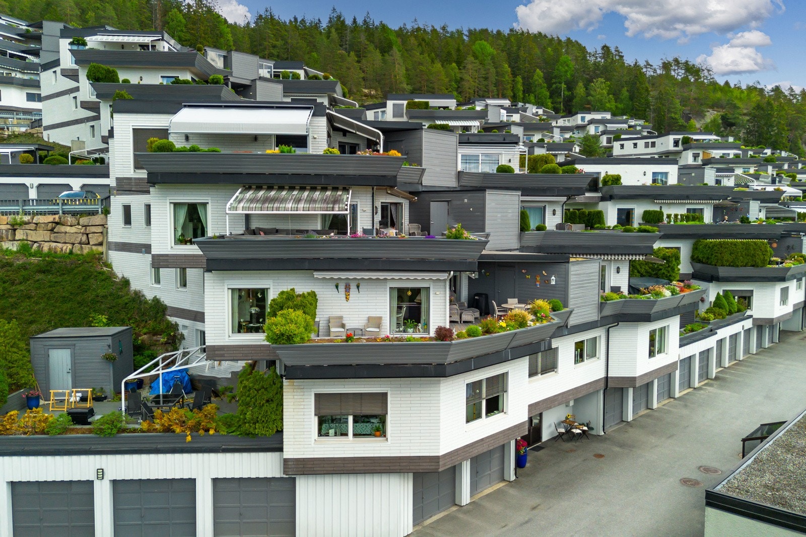 Velholdt terrasseleilighet i attraktive Bera, vestvendt beliggenhet - kanskje den beste beliggenheten på feltet! Galleribilde