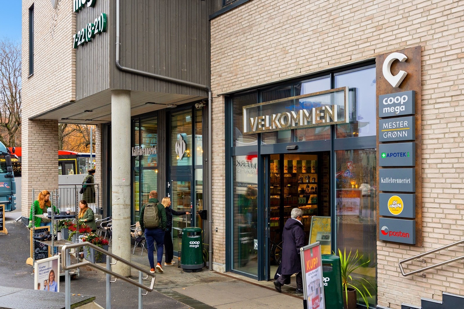 Kort spasertur til Carl Berner, et område som tilbyr et bredt utvalg av servicetilbud - blant annet den populære Carls. Galleribilde