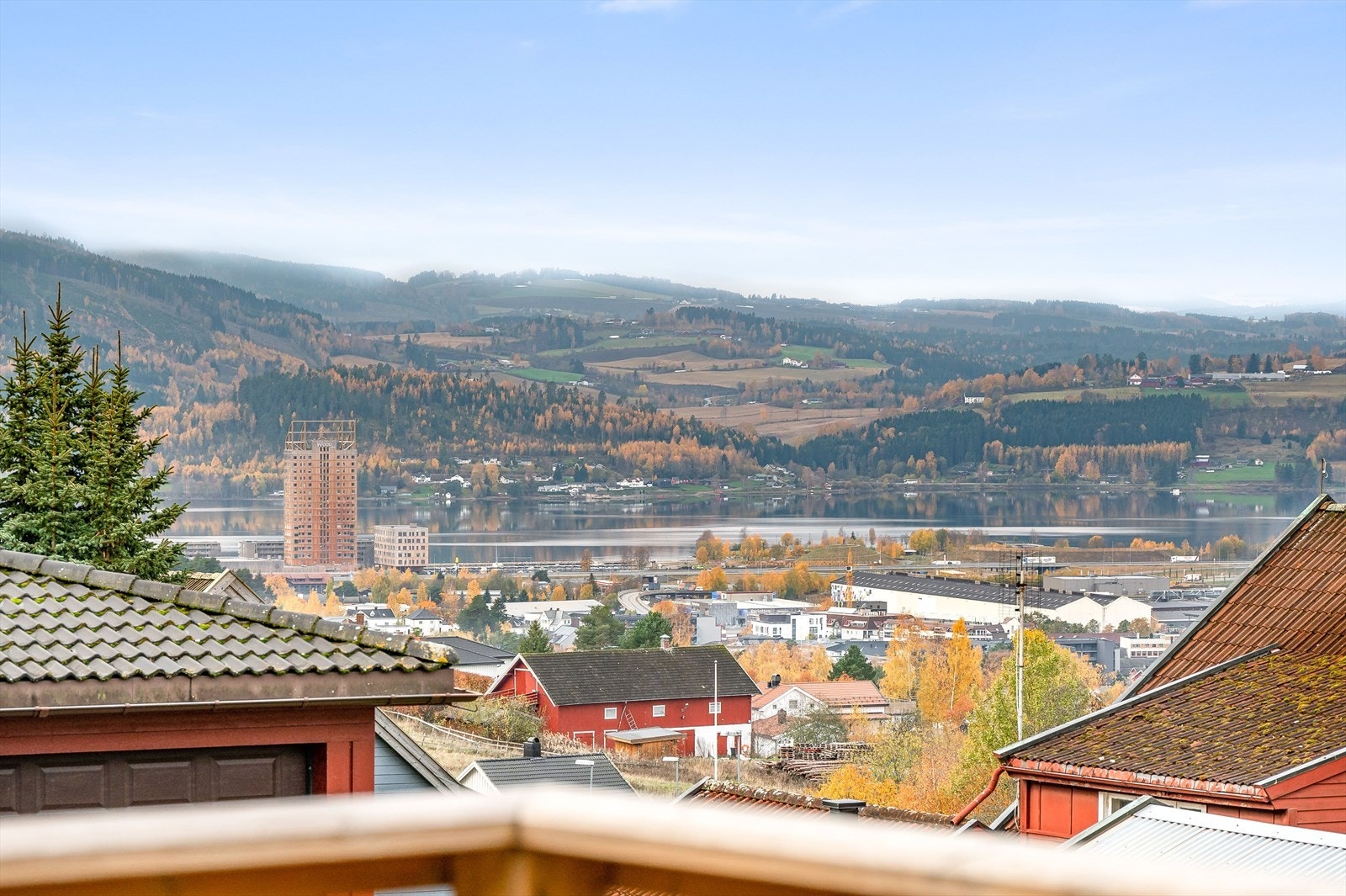 Flott utsikt fra terrassen. Galleribilde