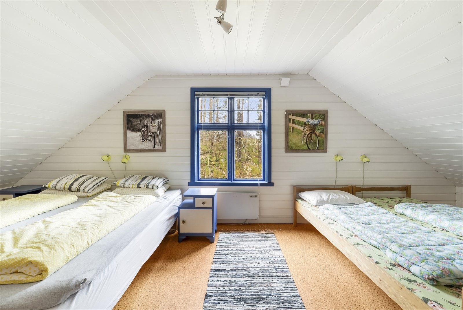 Romslig soverom 2 av 2. Galleribilde