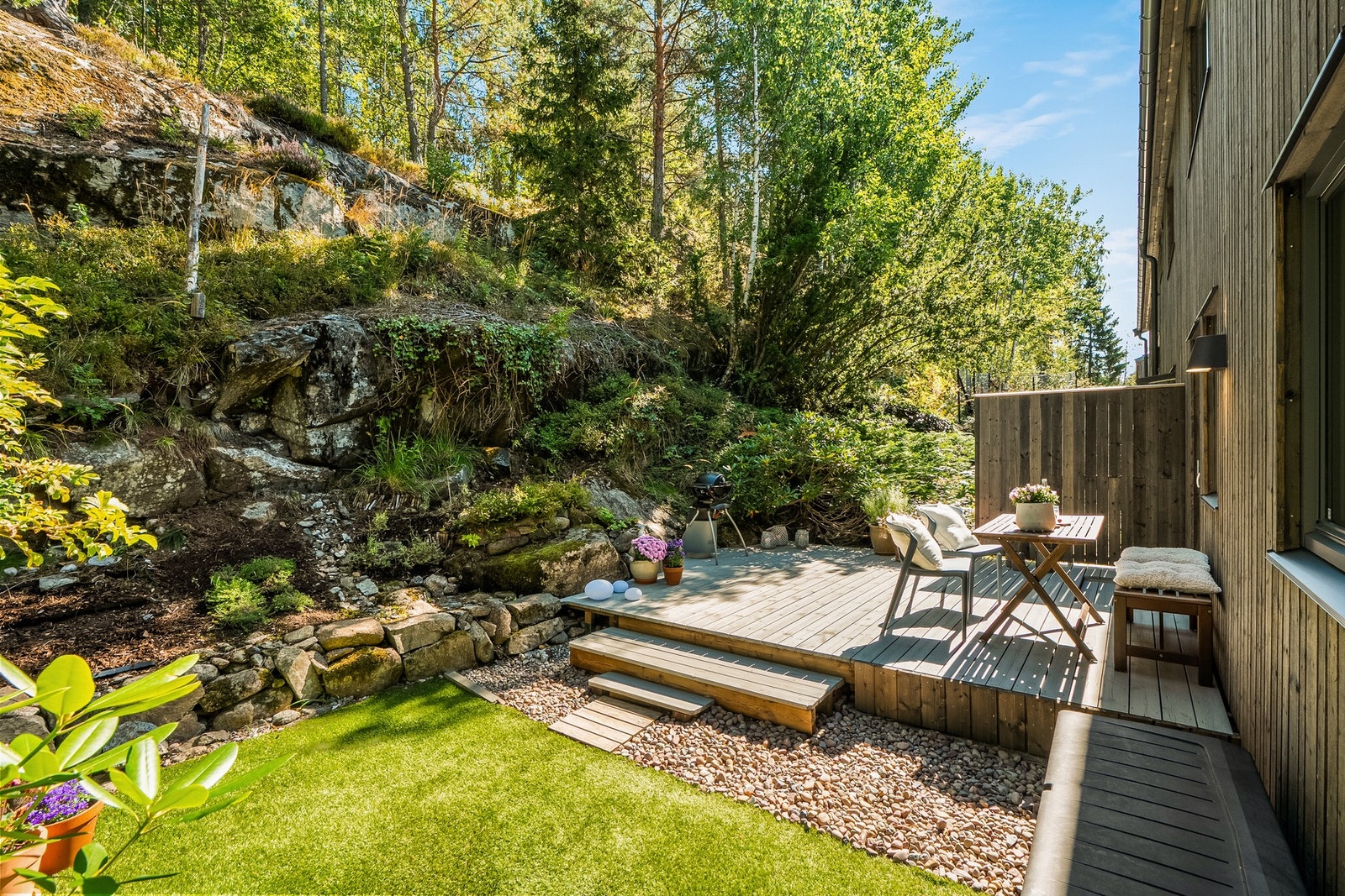 Nydelig skjermet uteplass i Østmarka, bokstavelig talt Galleribilde