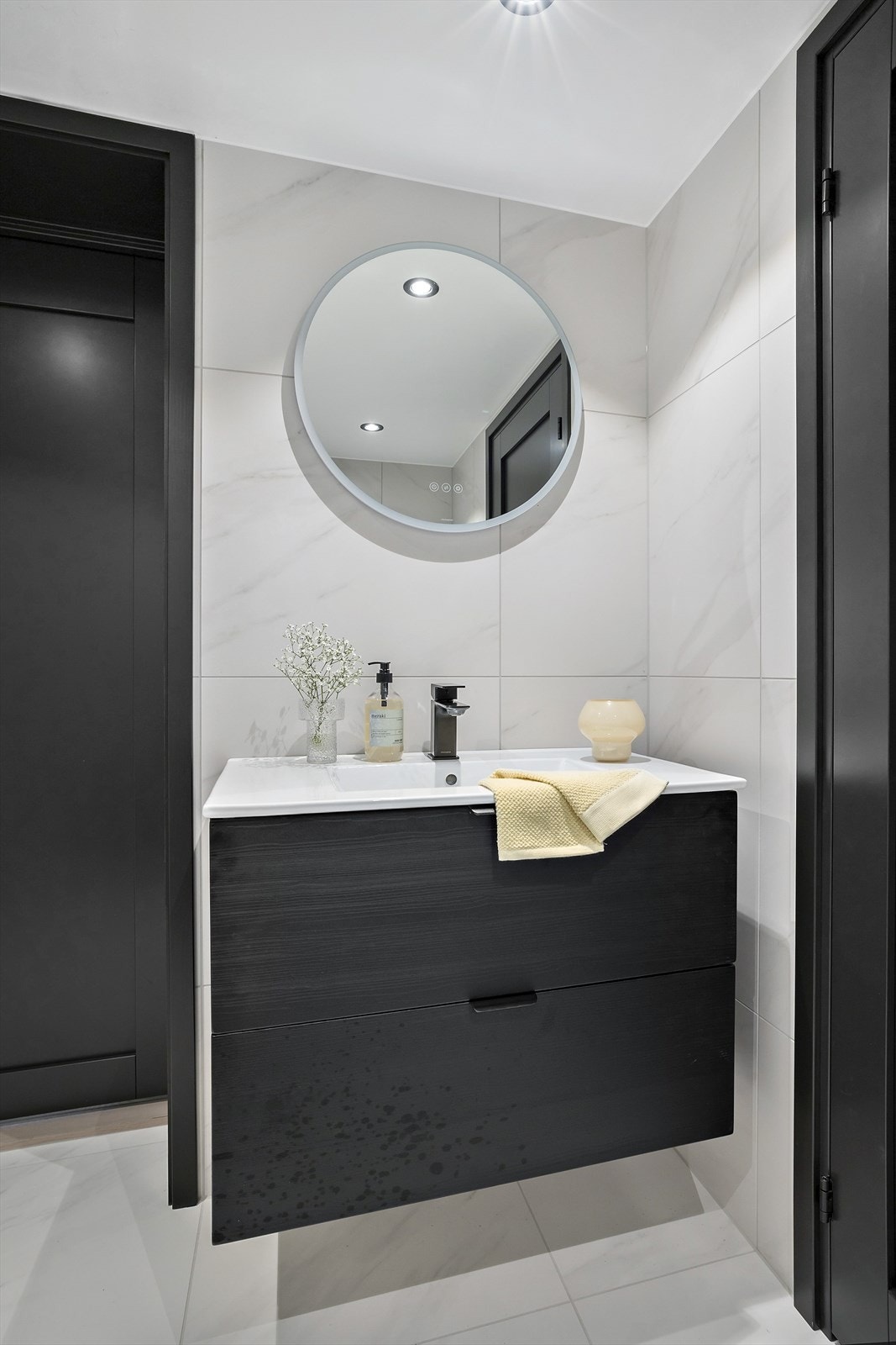 Bad/toalettrom i underetasjen Galleribilde