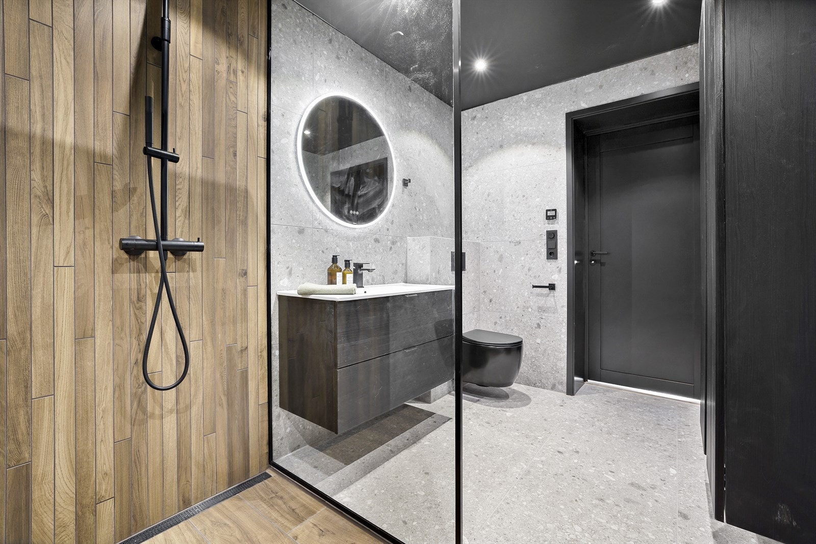 Badet i hovedetasjen er rålekkert! Gode kvaliteter Galleribilde