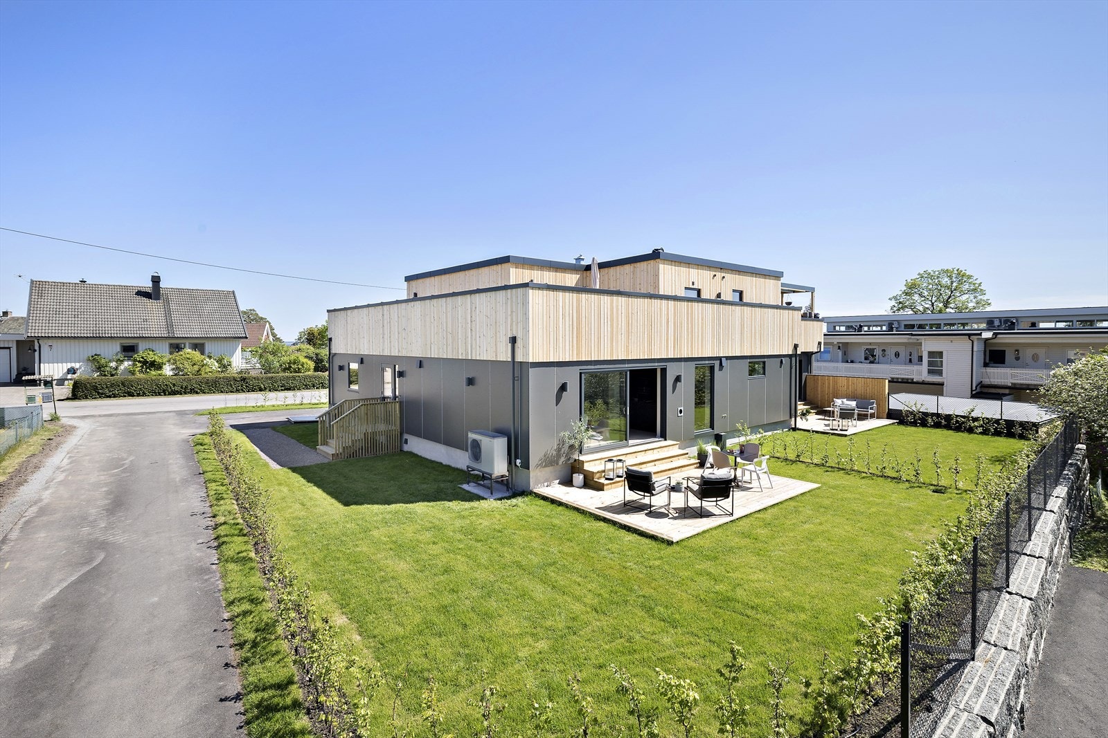 Stor og solrik hage! Galleribilde