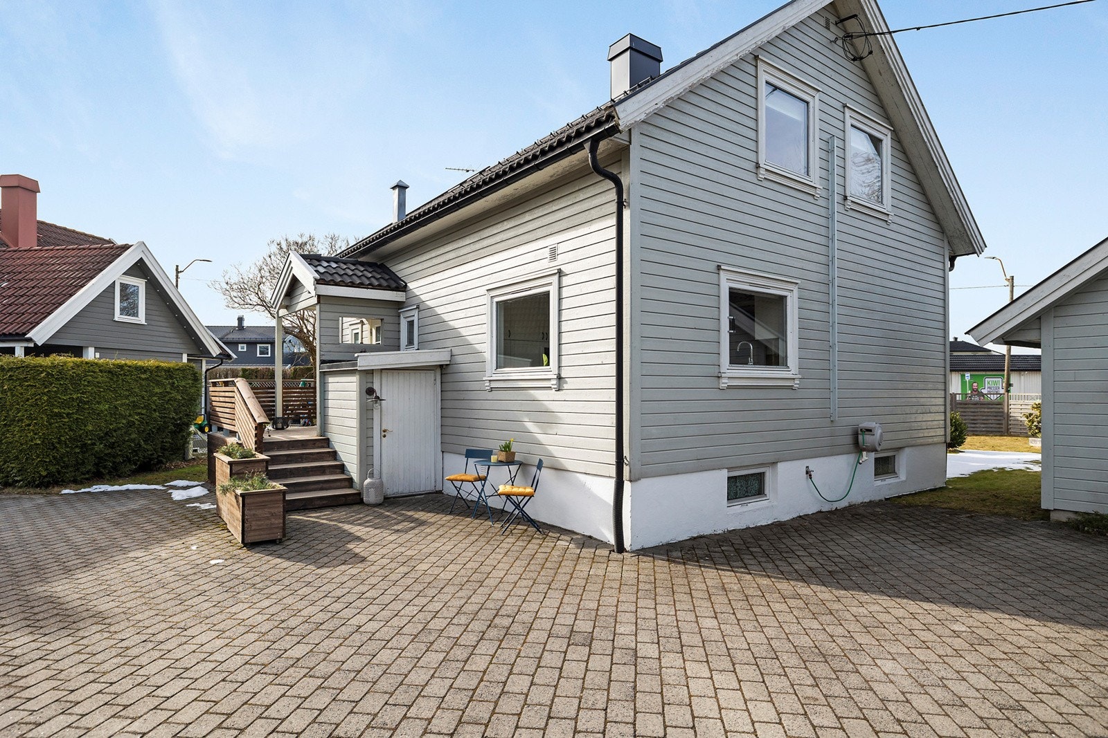 Gårdsplass med belegningsstein Galleribilde