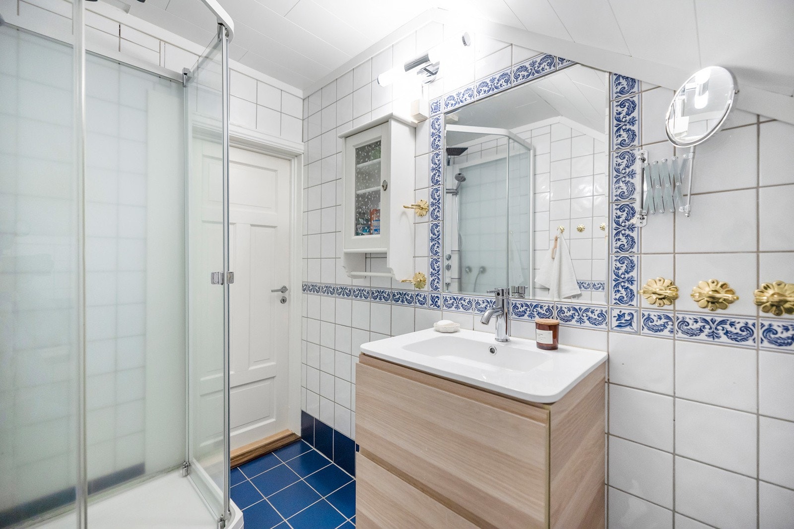 Flislagt bad med varmekabler Galleribilde