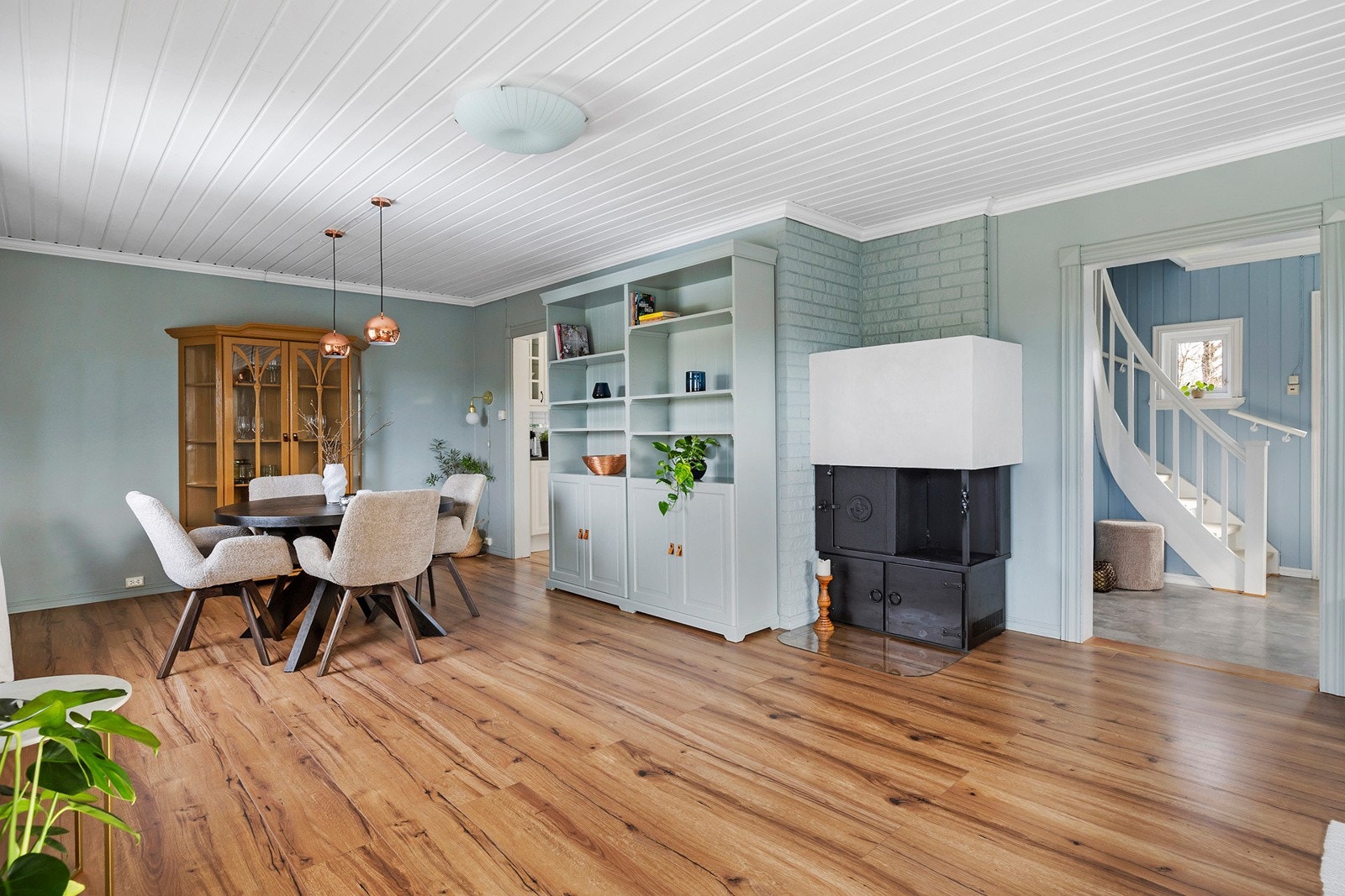 Stuen har peis Galleribilde