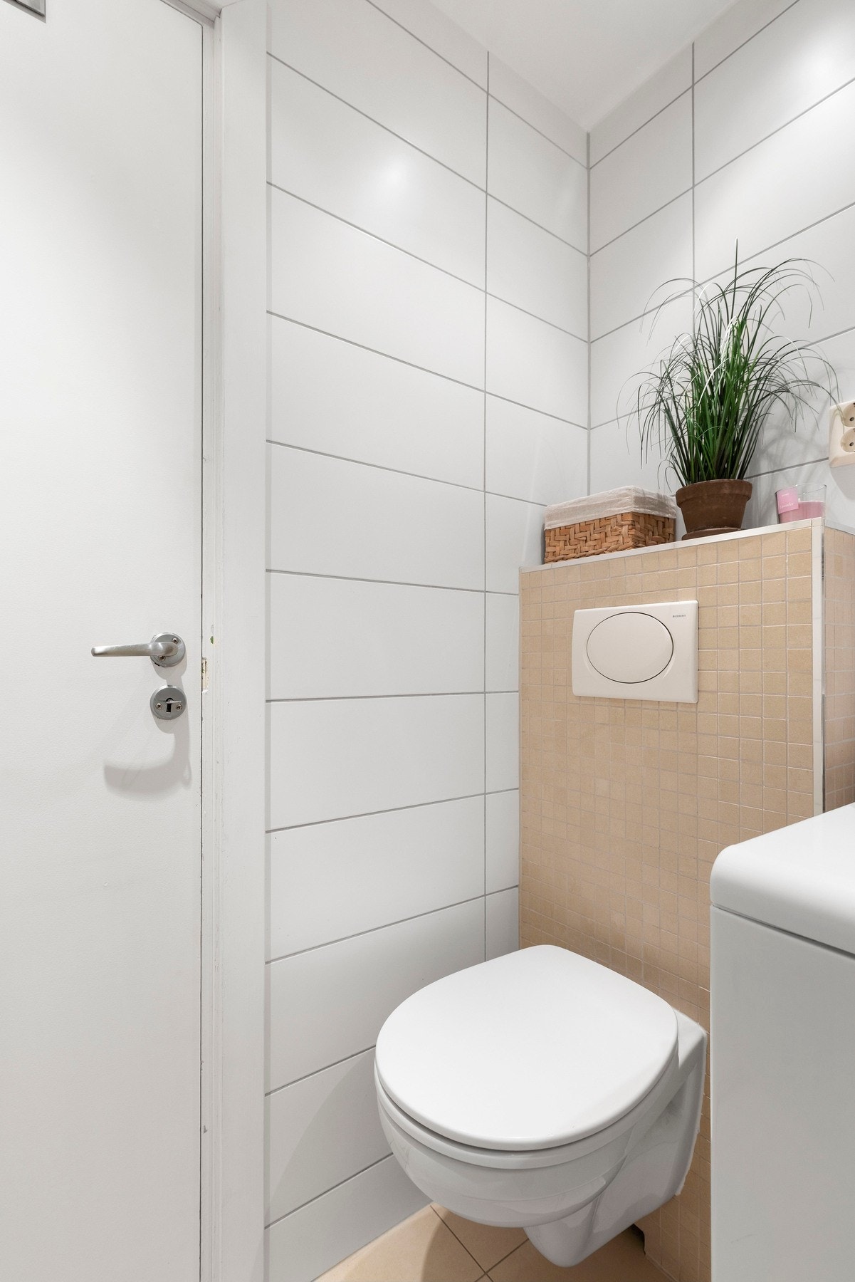 Det er downlights montert i himlingen. Galleribilde