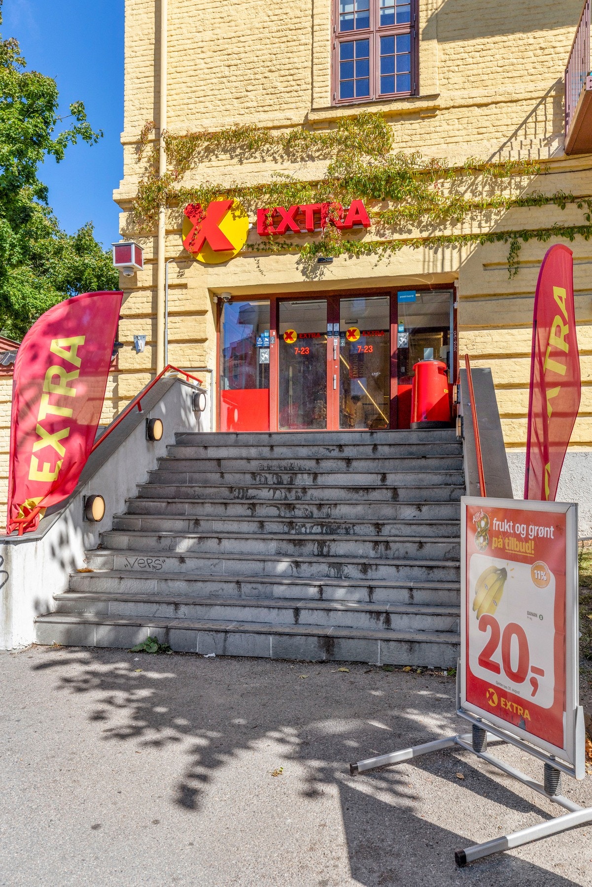 Dagligvare handelen kan du gjøre enkelt på Coop Extra i Vossegata eller Rema 1000 på Torshov Torg. Galleribilde