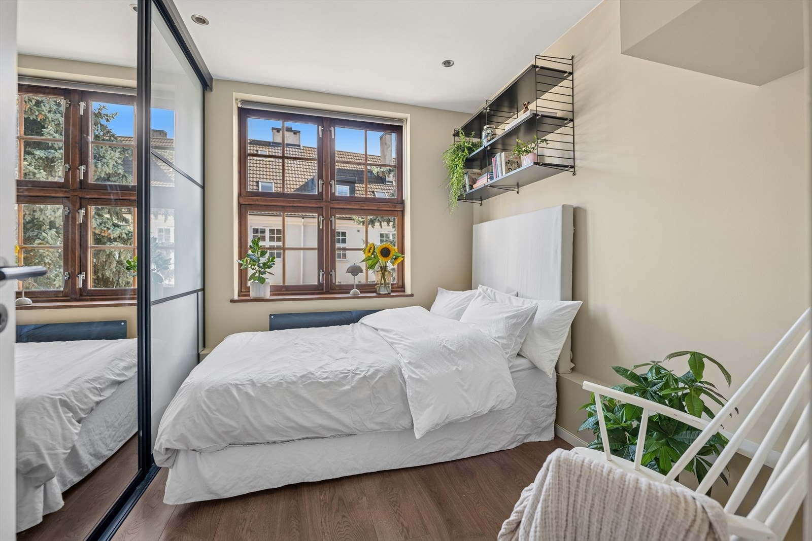 Soverommet er av god størrelse med plass til stor dobbeltseng. Galleribilde