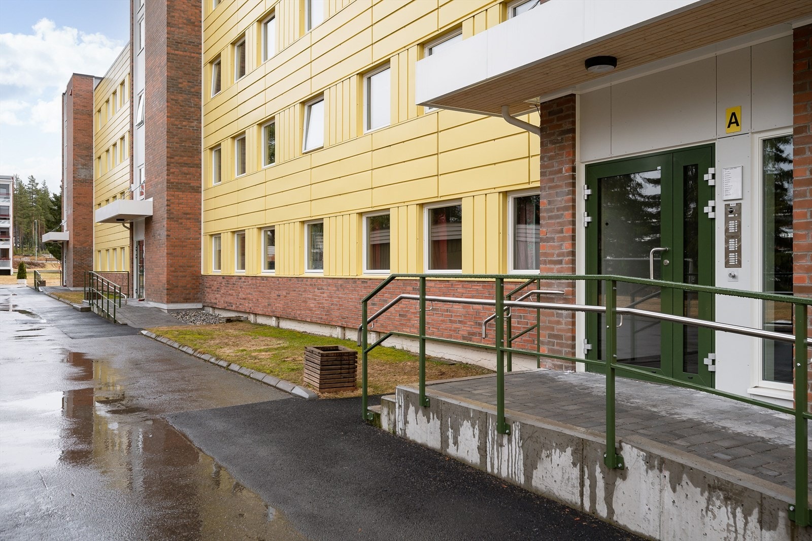 Grøndalsbakken Borettslag er et veldrevet borettslag med god vedlikeholdshistorikk. Galleribilde