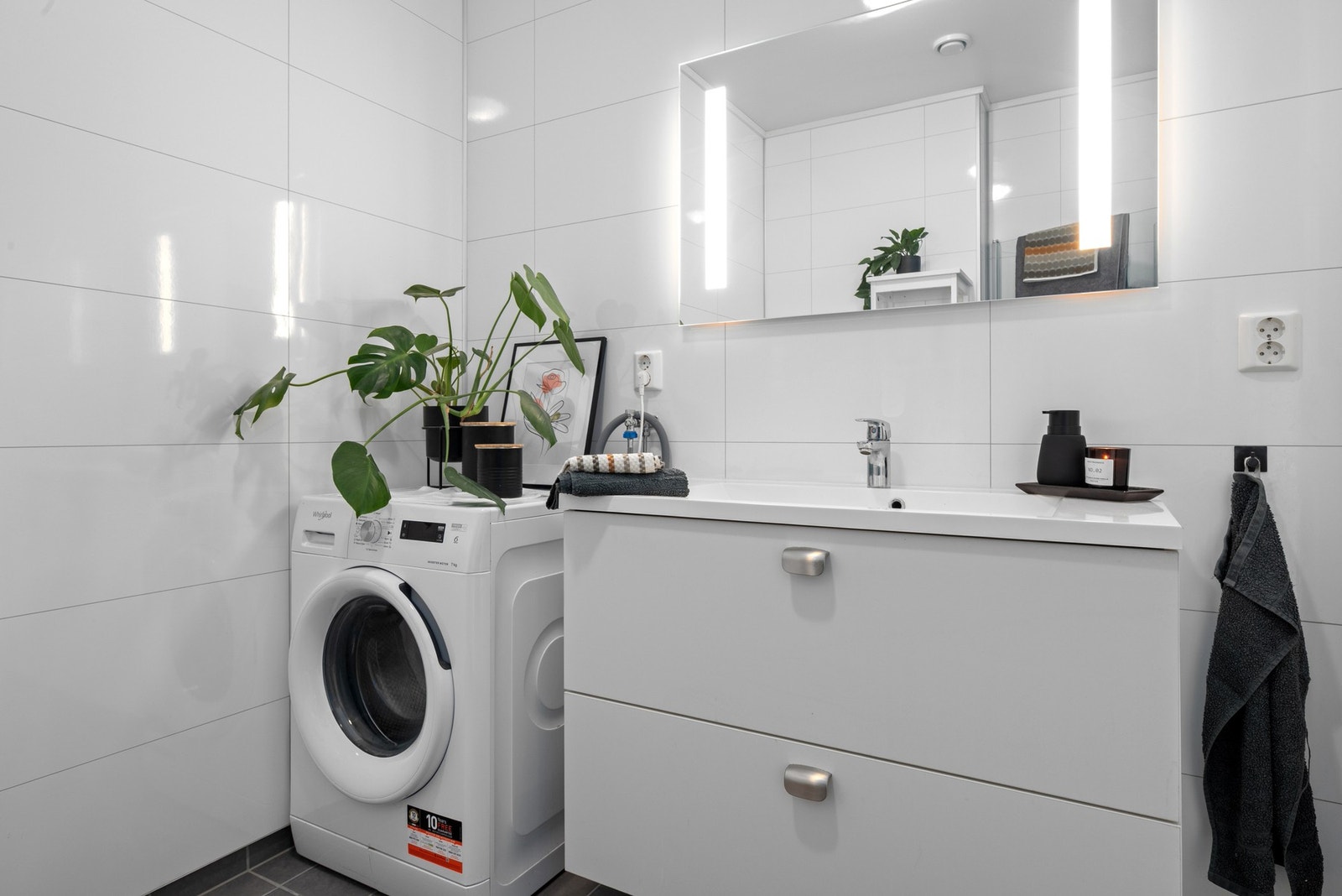 Det er opplegg for vaskemaskin og tørketrommel i søyleløsning. Galleribilde