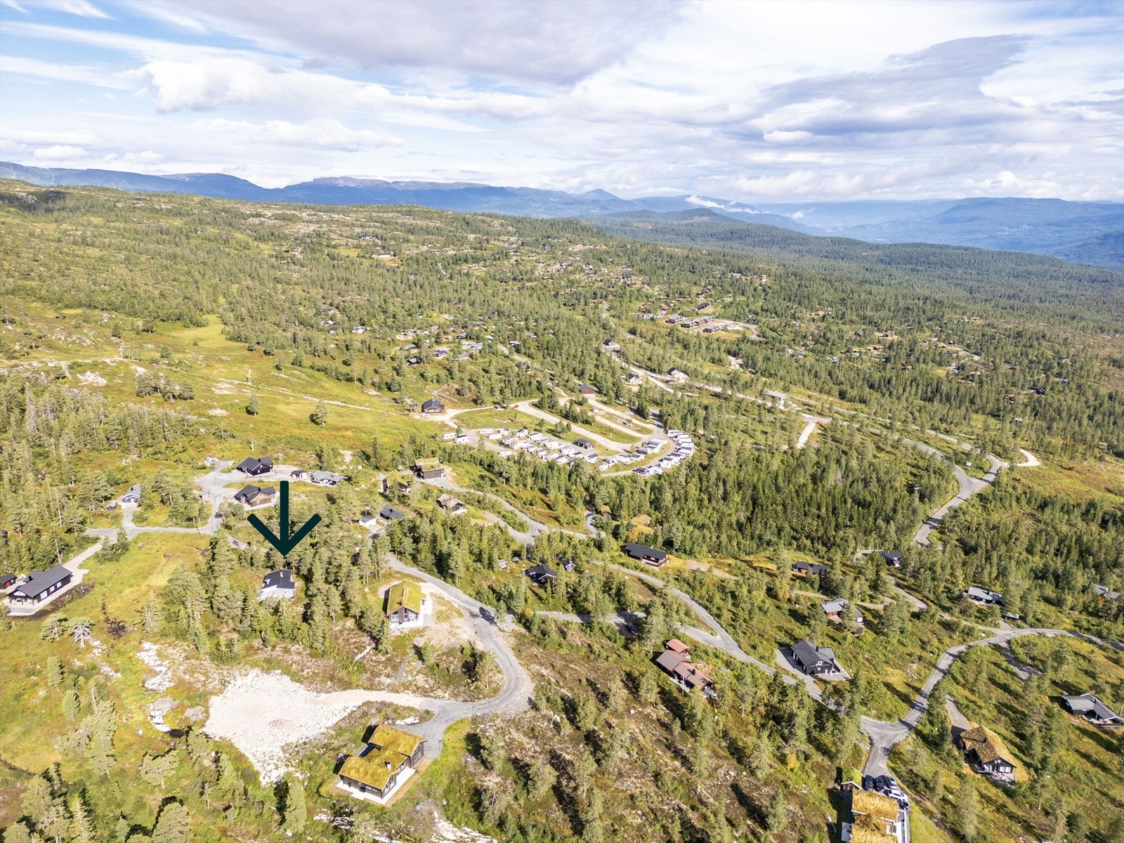 Nærområdet byr på blant annet flott turterreng, fiske, langrenn, slalåm, løping og sykling. Galleribilde