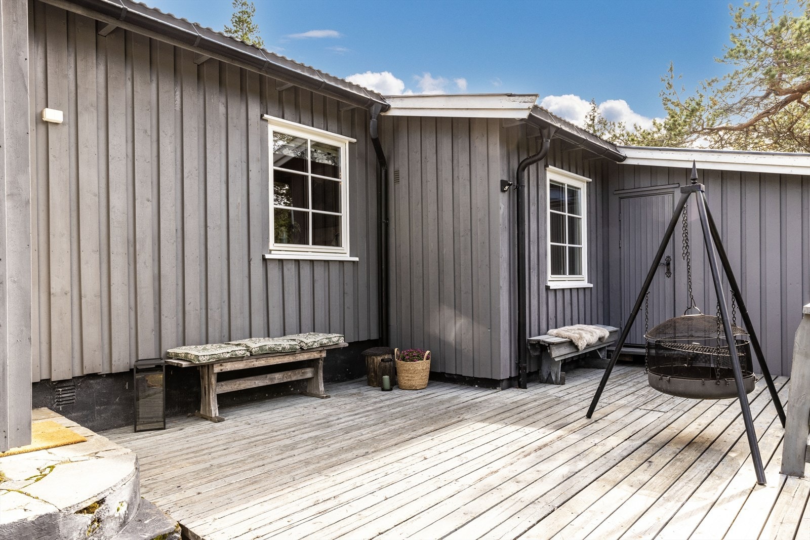Stor terrasseplatting på ca. 20 kvm med kveldssol. Galleribilde