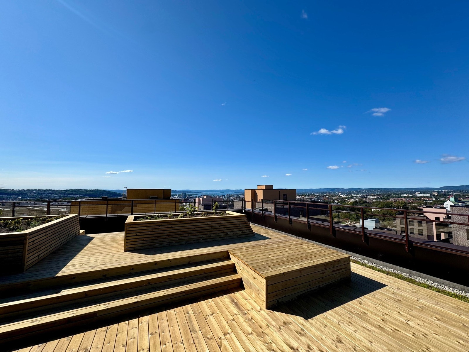 Hus C får en nydelig felles takterrasse med fantastisk utsikt og gode solforhold Galleribilde