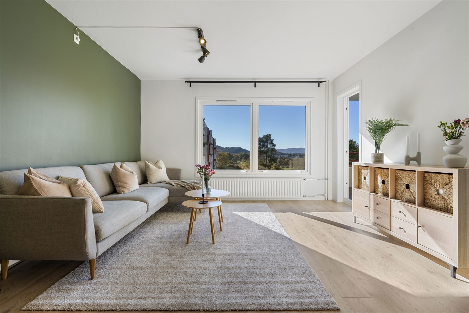 - Merk de generøse vindusflatene som sørger for rikelig med verdifullt lysinnslipp - Galleribilde