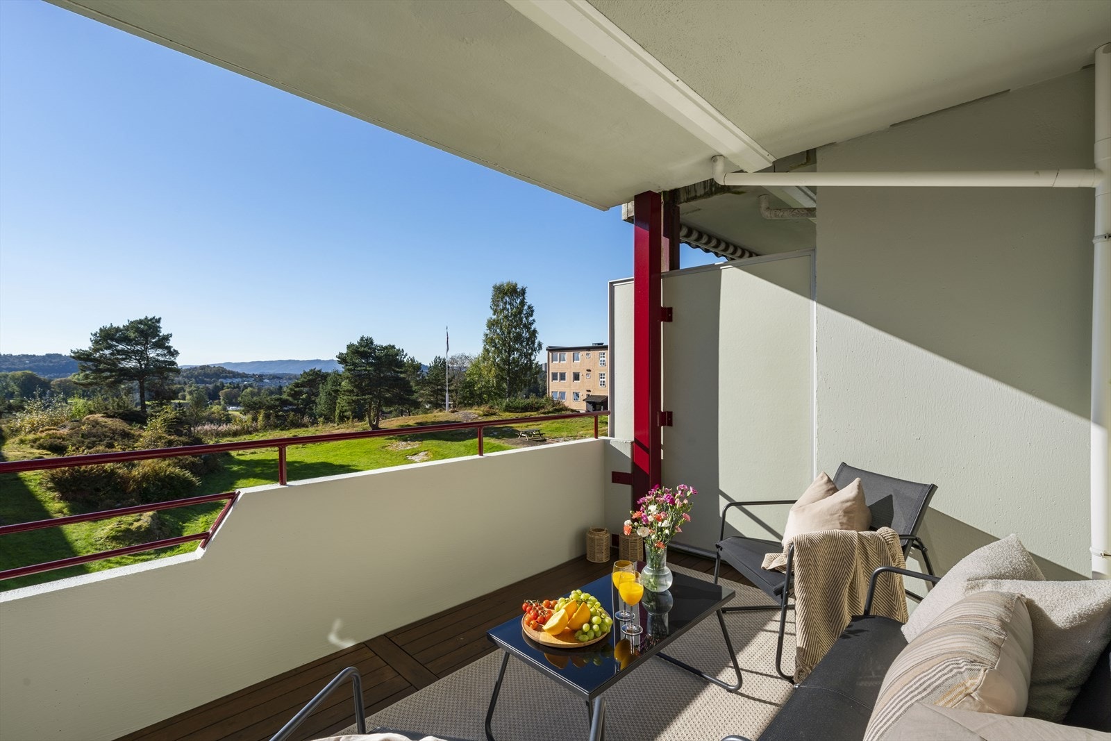 - En innbydende 4-roms leilighet beliggende i naturskjønne omgivelser med kort vei til "alle" servicetilbud - Galleribilde