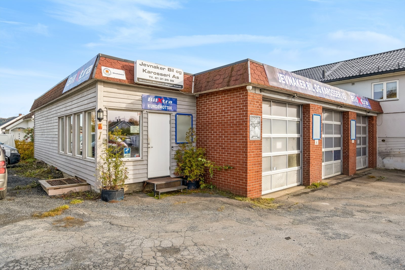 Verksteddelen ligger i andre enden av bygget (oppført i 1961) og innehar totalt et bruksareal på 383 kvm. Galleribilde