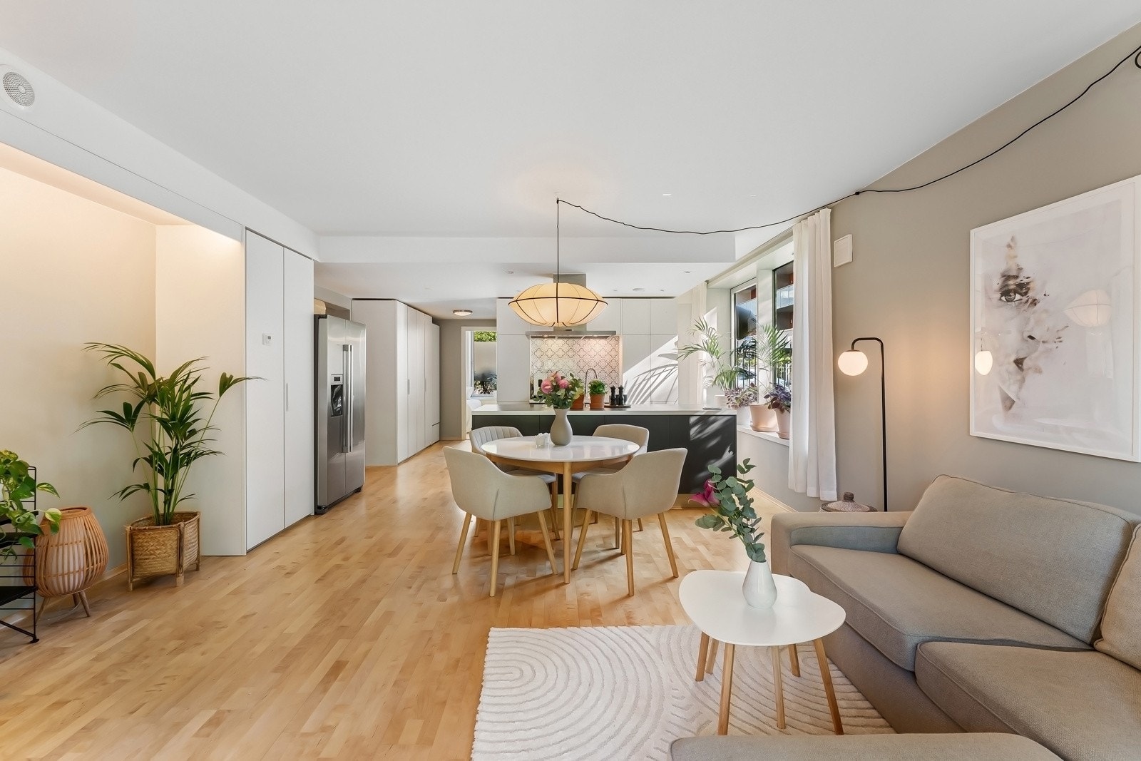 Gjennomgående og lys leilighet. Galleribilde