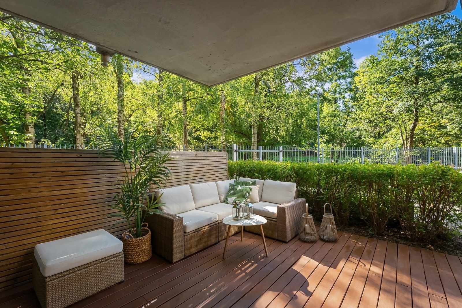 Sol fra formiddagen og til kveld midtsommers. Galleribilde