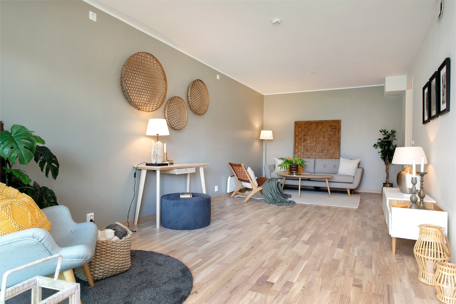 God plass til flere møbleringssoner. NB: bildene er av tilsvarende leilighet i prosjektet som er identisk. Galleribilde