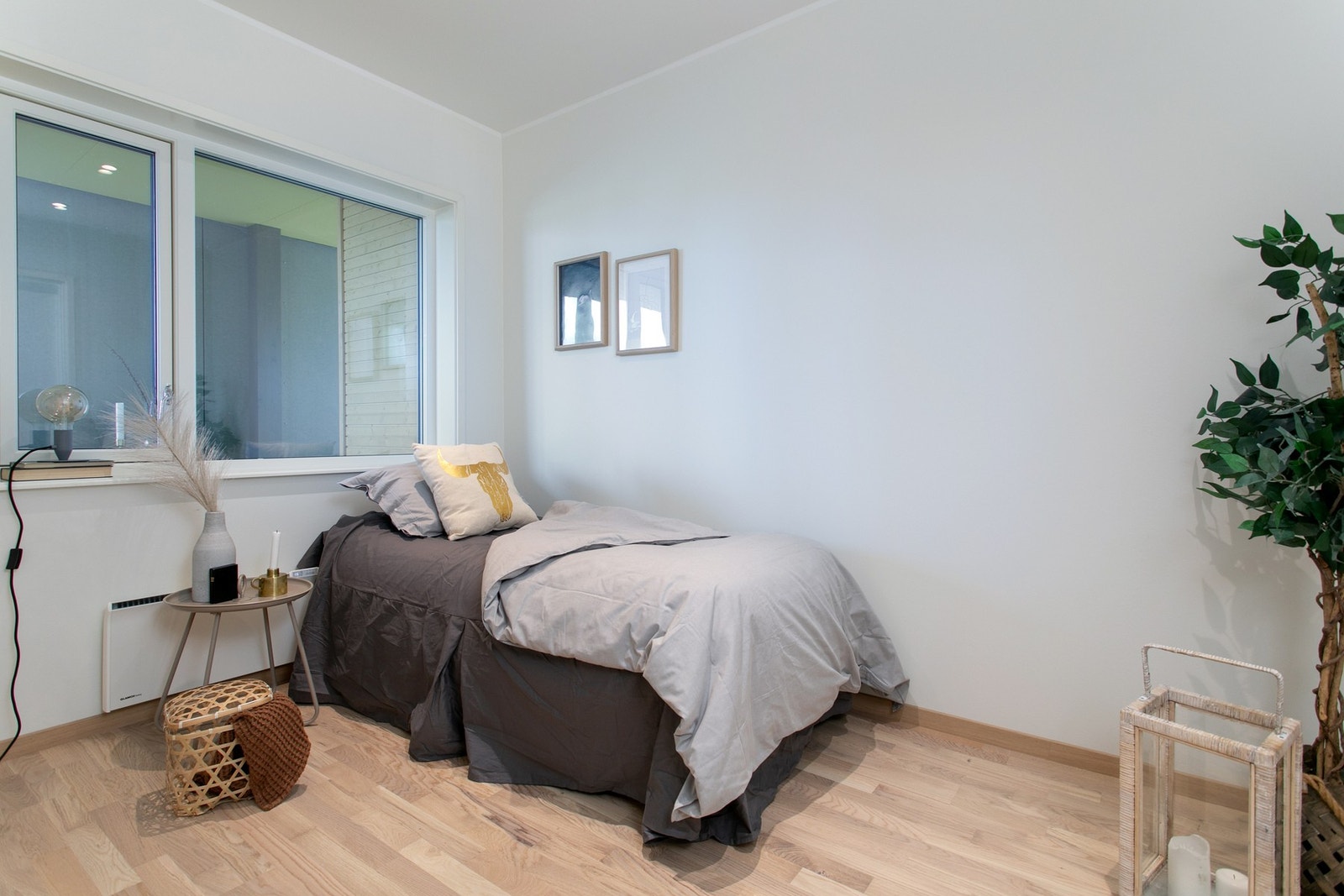 Soverom 2 er på 7,5kvm. NB: bildene er av tilsvarende leilighet i prosjektet som er identisk. Galleribilde