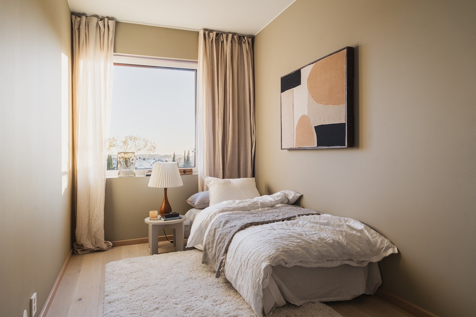 Soverom nr. 2 egner seg ypperlig som kontor eller gjesterom Galleribilde